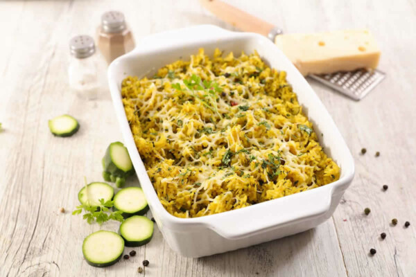 Gratin de riz aux courgettes et à la viande hachée : Un repas savoureux et copieux