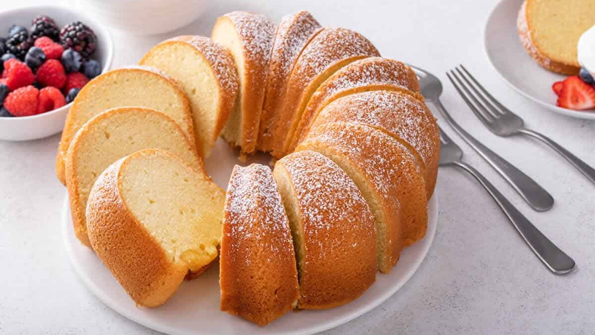 Gâteau moelleux au yaourt et au citron : Une bouffée de fraîcheur qui éveille vos sens