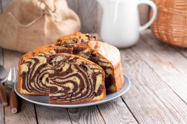 Gâteau au yaourt zébré : Une variation fantaisiste et délicieuse
