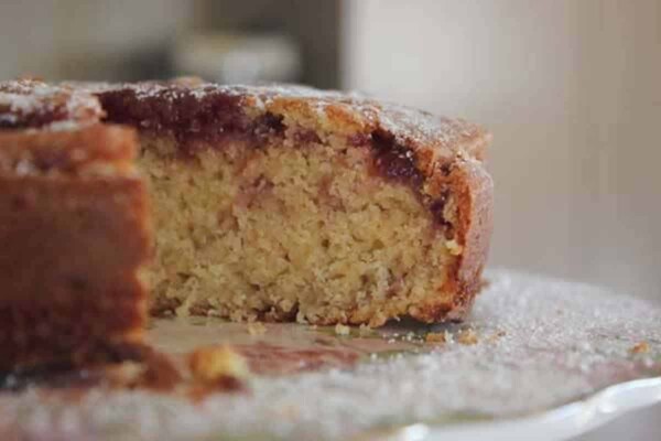 Gâteau extra-moelleux à la confiture : Un délice à savourer Gâteau extra-moelleux à la confiture : Un délice à savourer