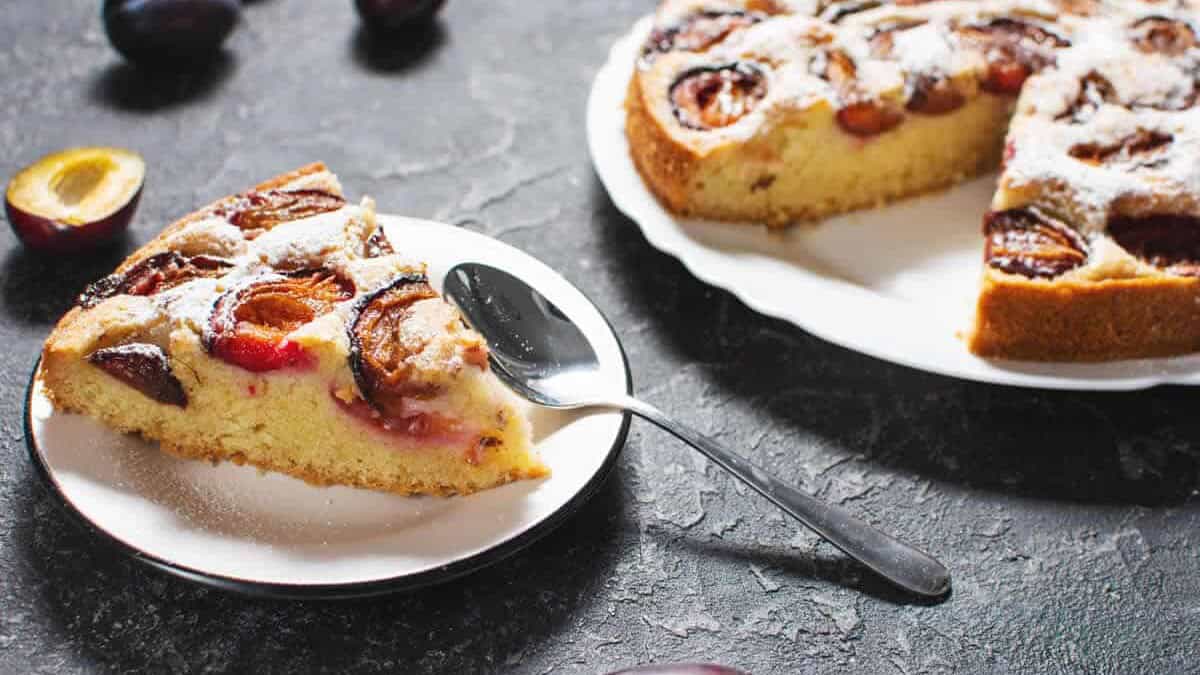 Gâteau aux prunes et au yaourt : Un dessert irrésistible pour chaque occasion
