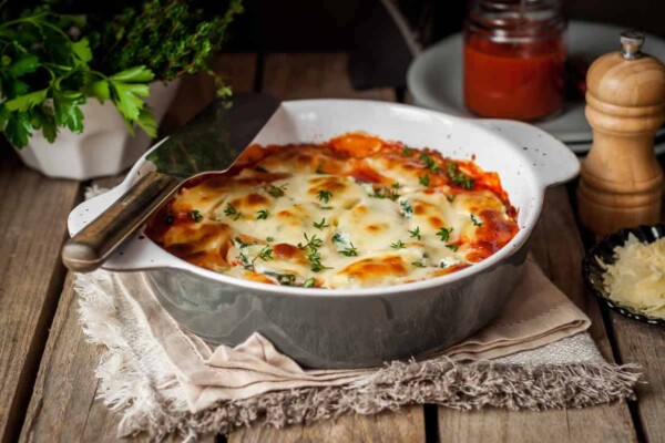 Gratin de courgettes à la bolognaise : Le plat familial par excellence Gratin de courgettes à la bolognaise : Le plat familial par excellence