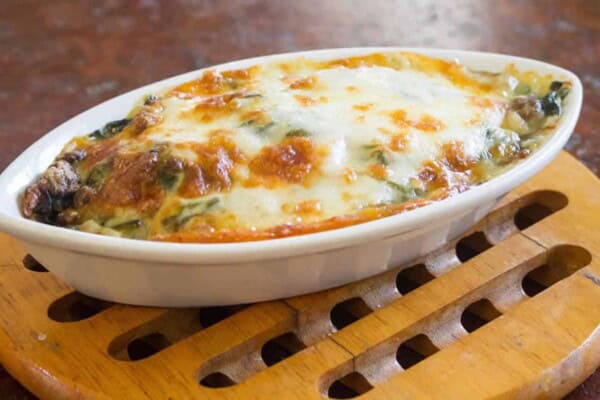 Gratin léger de brocolis et pommes de terre : Un repas sain et délicieux Gratin léger de brocolis et pommes de terre : Un repas sain et délicieux