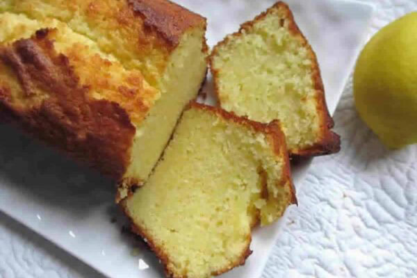 Cake fondant au citron au Thermomix : Succulent et facile à réaliser Cake fondant au citron au Thermomix : Succulent et facile à réaliser